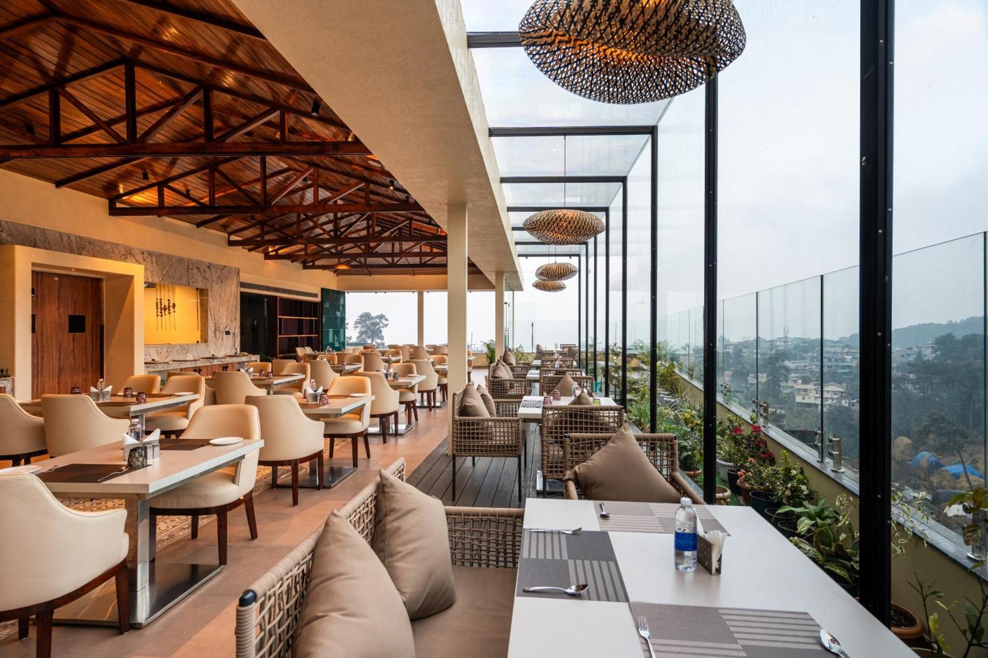 The White Rock Inn & Dine Shillong Esterno foto