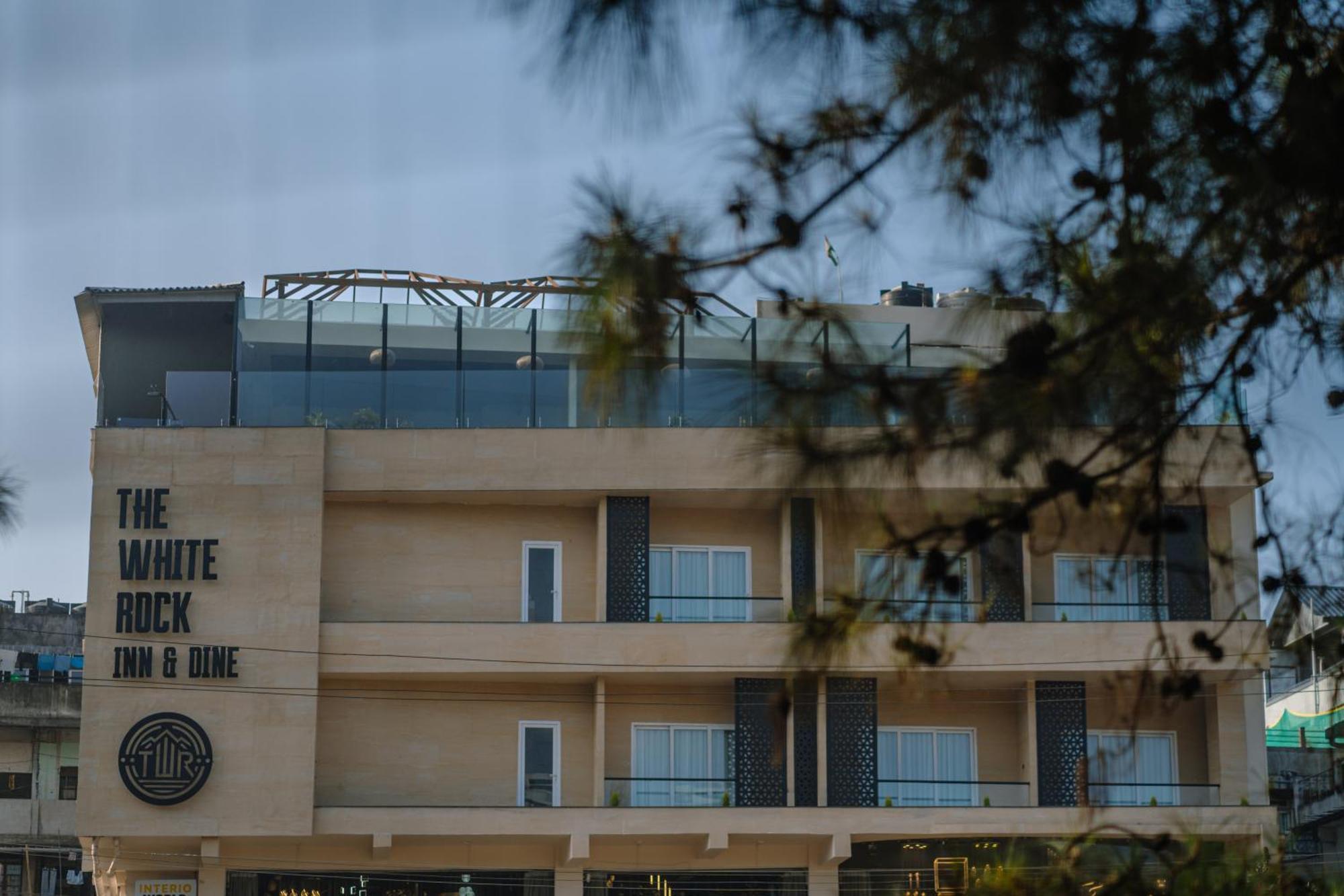 The White Rock Inn & Dine Shillong Esterno foto